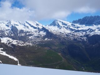 Panorama verso il M.t Gelé dalla vetta.