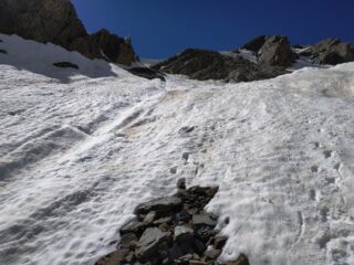 Canale, parte alta con cornice.