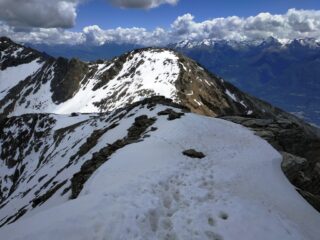 Scendendo dalla Viou osserviamo la salita al Mont Mary.