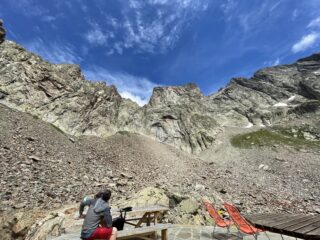 Birra media al Rifugio con vista Corno Stella, meglio di cosi.....