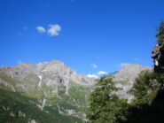 Il Vallone di Arnas dall'attacco della via