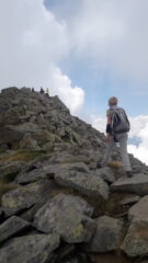 quasi in cima..