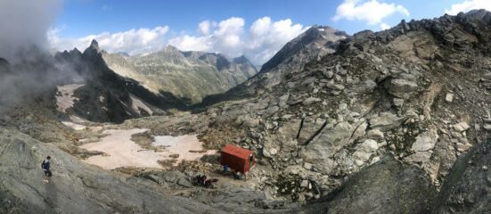 Il colle e il bivacco Blais