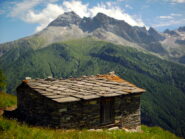 Baite sulla cresta di salita