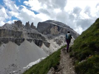 Laggiù la cupola del Sassongher
