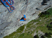 L4 nel tratto ancora arrampicabile di 6b. Il tratto successivo, da tutti superato in  A0 (me compreso) a mio parere potrebbe trattarsi di un 7a quindi oltre la valutazione proposta ipotizzata  (6c+) ma non ne sono certo.... 