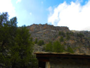 In alto al centro la grande ala che da il nome alla parete..