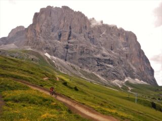 All'ombra del Sassolungo