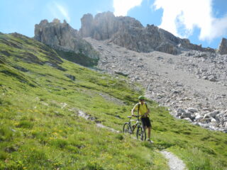 in discesa dal Colle del Mulo....