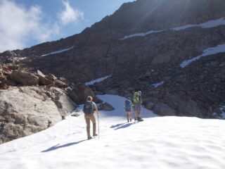nevai residui con neve compatta 