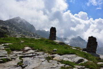 Verso il Col Lazouney con la Punta omonima sulla sinistra