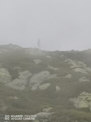 La croce del Mucrone tra le nebbie