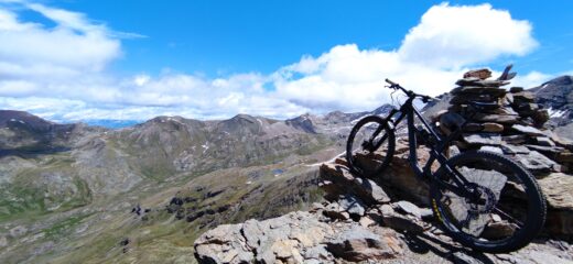 Panorama dalla cima sul classicimo versante di discesa dell' Invergnaux