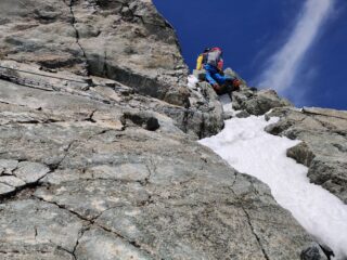 Prima parte del salto roccioso, la corda fissa è stata sostituita da una catena