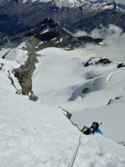 Dovrebbe essere un dito medio ma non si ricorda di avere i guanti in modalità moffole