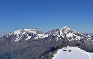 La stazione d'arrivo al Mittelallalin,sullo sfondo Fletschhorn,Laggihorn e Weissmies