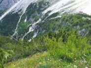 Il Rifugio Berti ed il sentiero di accesso dal Lunelli.