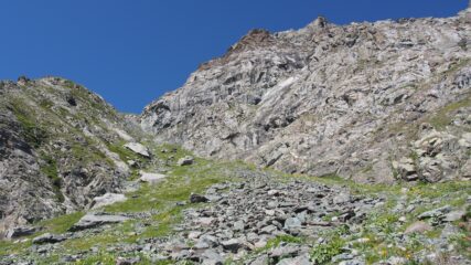 il canale che porta al colle