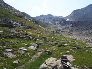 Risalendo il Vallone del Lupo.