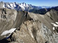 Colle di Malatrà a Nord della prima cima con evidente traccia dell'Alta Via 1.