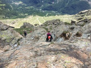 Discesa con l'aiuto della nuova corda fissa