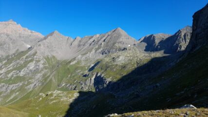 La Costan, al centro, vista dal colle Spiol ancora ben lontana