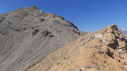 Ultima parte di salita verso la Cima della Seur dopo il Pas de Rousses: il sentiero si intravede a malapena