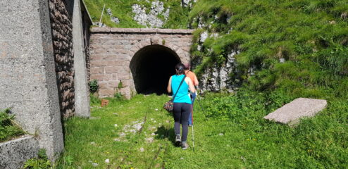 ingresso galleria per cava del marmo