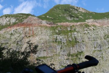 salita da Casera Presoldon, di fronte cava del marmo rosso