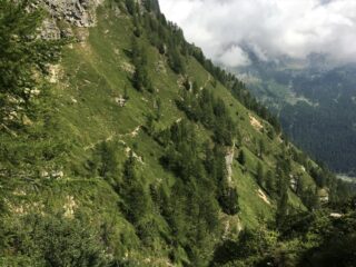 esile traccia su pareti verticali