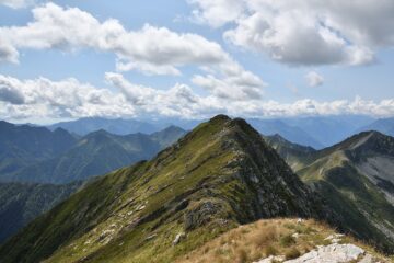 Cima 2301 e cresta tra le due cime