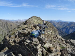In cima