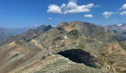 Verso Punta Rosset e oltre l'omonimo colle