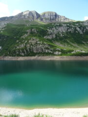 Lago Colombo e spalloni del P.zo Farno.