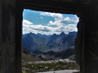 Dalla casermetta del colletto, magica valle Maira...