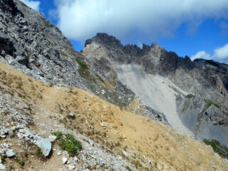 in discesa lato Valmaggia con vista Oronaye