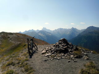 in cima con vista Monviso