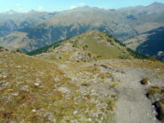 la bella discesa dalla cima verso il colle