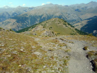 la bella discesa dalla cima verso il colle