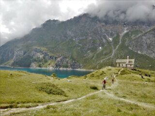 Alla cappella del lago di Cignana.