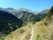 tornando verso Arvieux si vede bene la crete de l'Echelle percorsa ad inizio giro