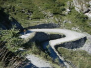 ultimi tornanti per il Colle delle Finestre 2176 m.