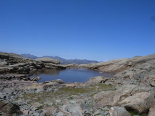 laghetto sotto il passo