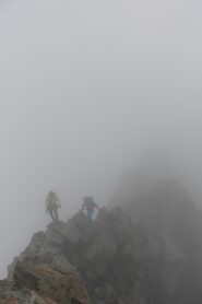 Un'altra cordata ormai prossima alla cima