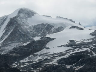 vista sul Gran Paradiso, con ghiacciaio ridotto in basso
