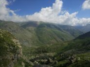 Volgendo lo sguardo verso valle