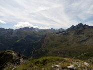 Uno sguardo verso la Rosa dei Banchi, la conca del Miserin e io l Mont Glacier