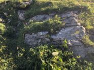 Freccia gialla da NON seguire appena fuori dal canalone. Seguire la traccia a sinistra.