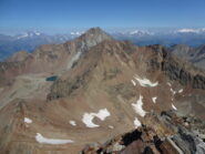 In primo piano la Punta di Laures e dietro l'Emilius