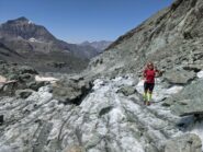 Salendo il ghiacciaio di punta Maria, sotto il colle di Arnas